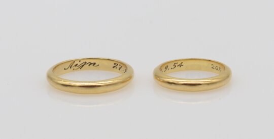 156: A Pair of 20K Gold Wedding Bands of Lily and Eleftherios Venizelos, 1954